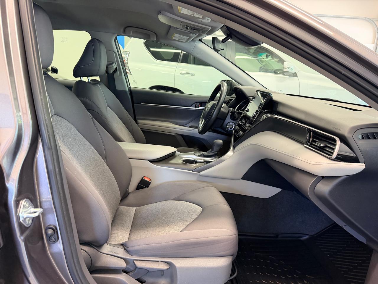 Toyota Camry LE Auto (Natl) 2021