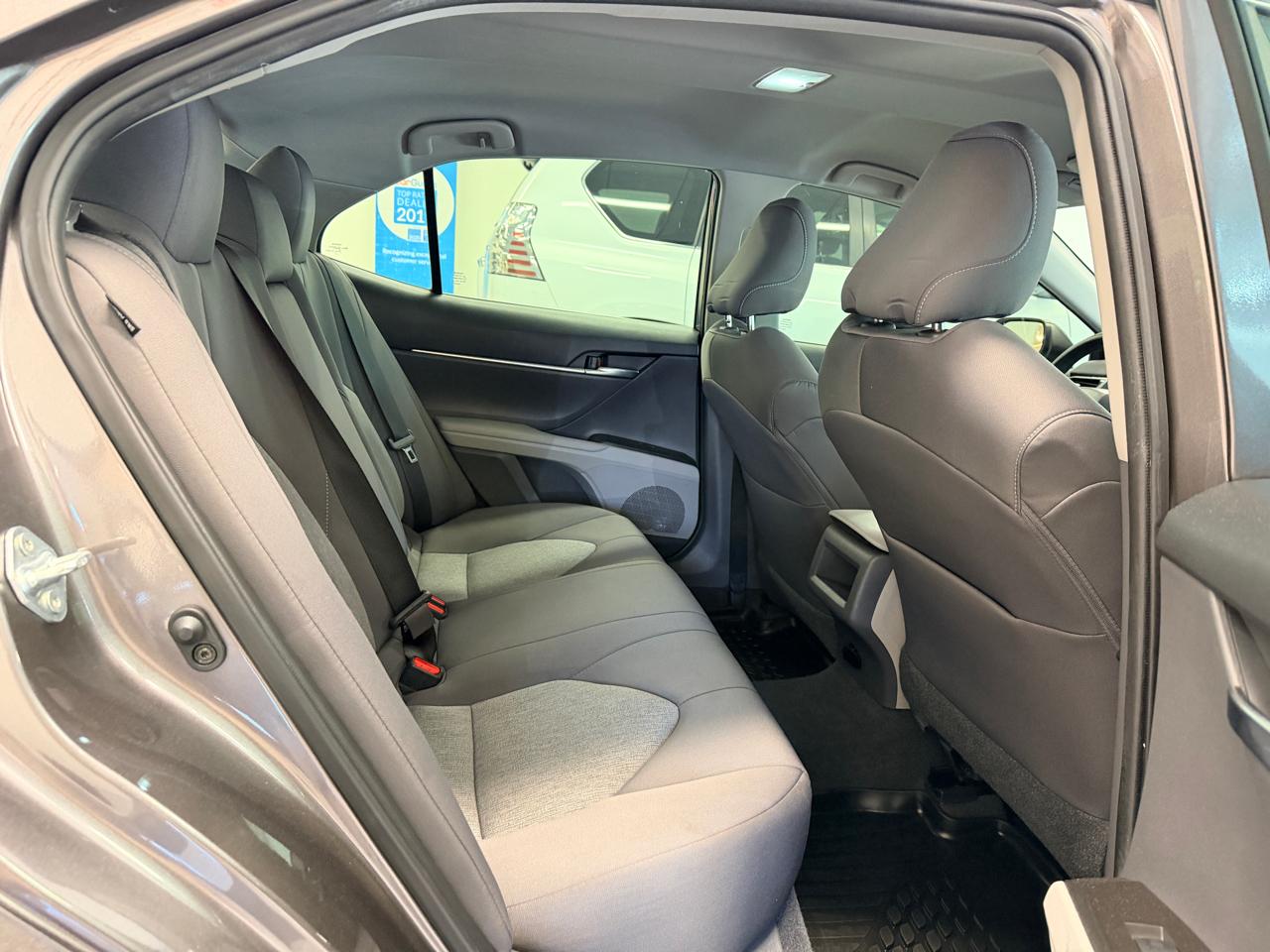 Toyota Camry LE Auto (Natl) 2021