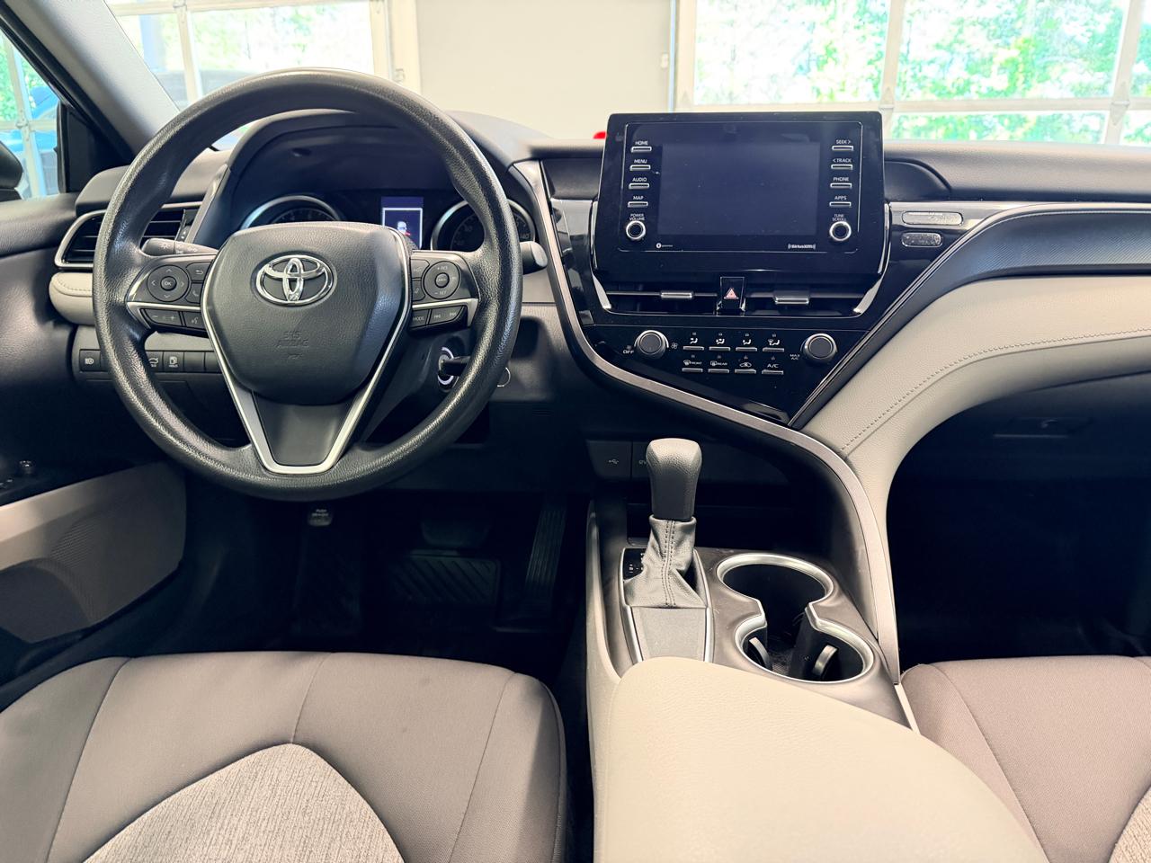 Toyota Camry LE Auto (Natl) 2021