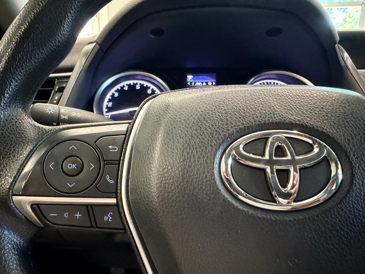 Toyota Camry LE Auto (Natl) 2021