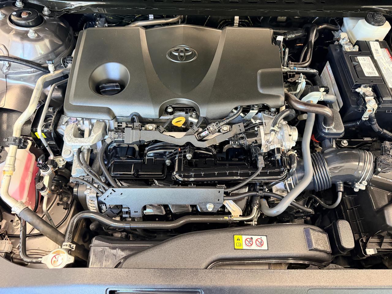 Toyota Camry LE Auto (Natl) 2021