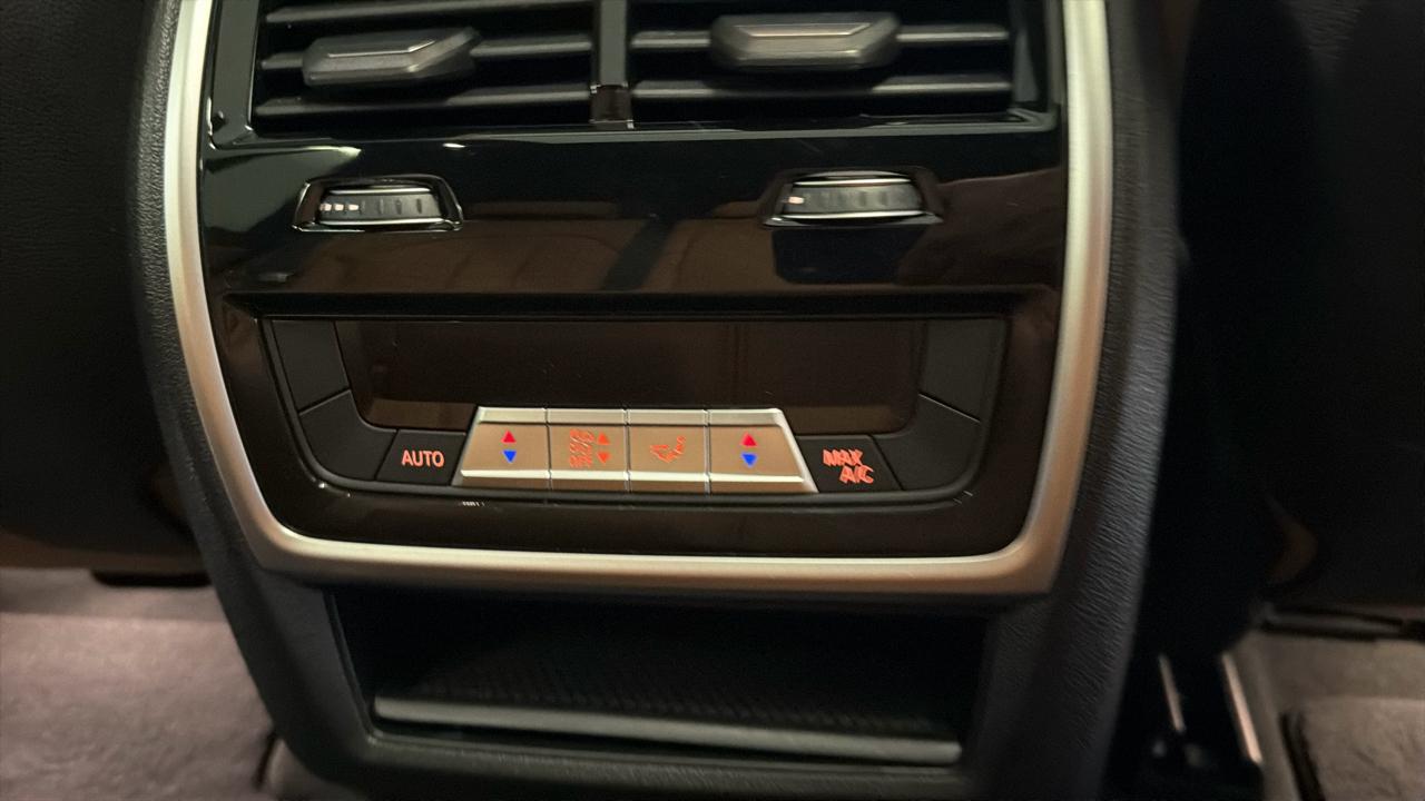 BMW X5 sDrive40i Sports Activity Vehicle 2020