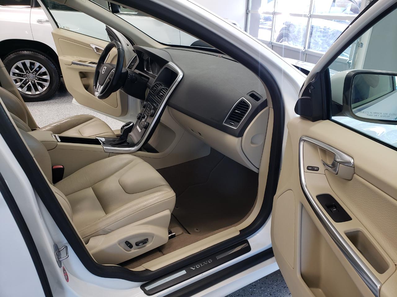 Volvo XC60 4dr 3.2L Premier Plus 2014