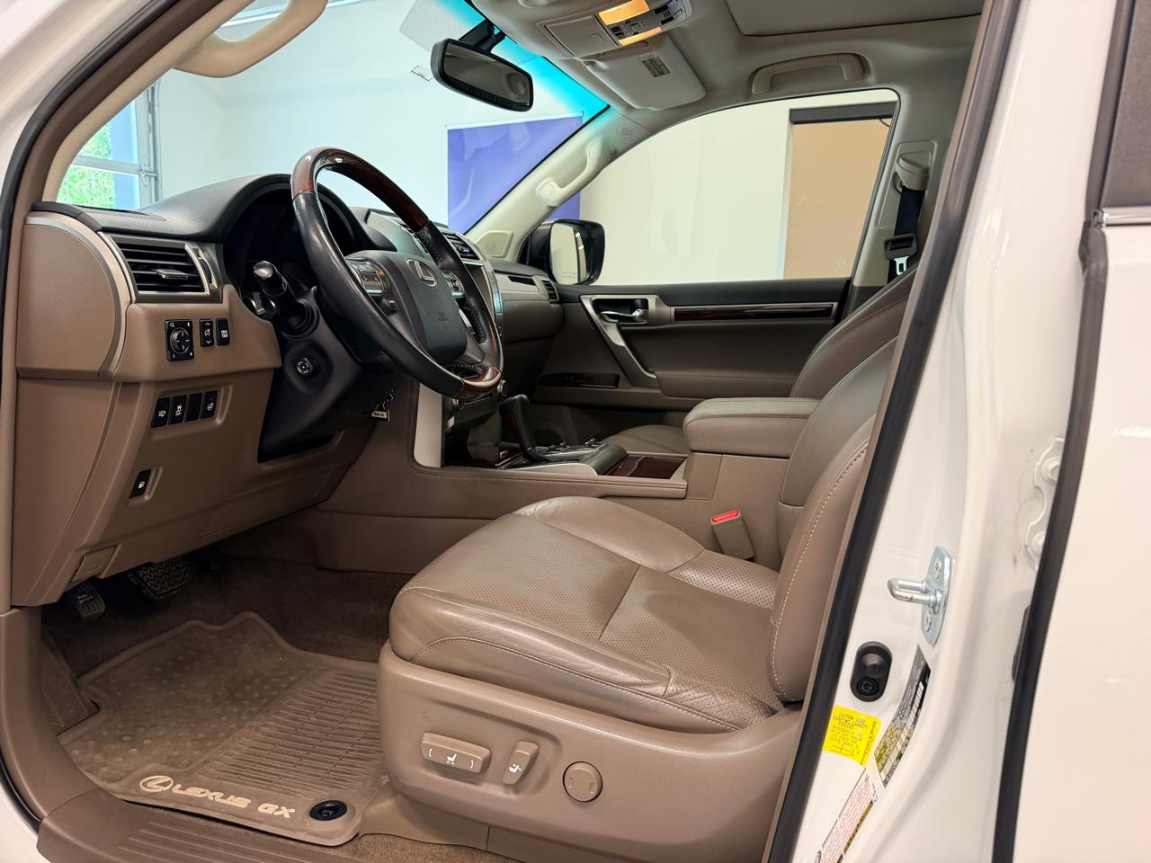 Lexus GX 460 4WD 4dr Luxury 2015