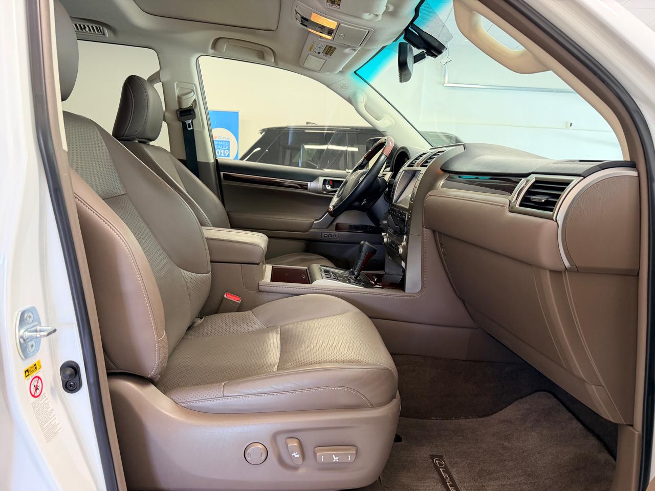 Lexus GX 460 4WD 4dr Luxury 2015