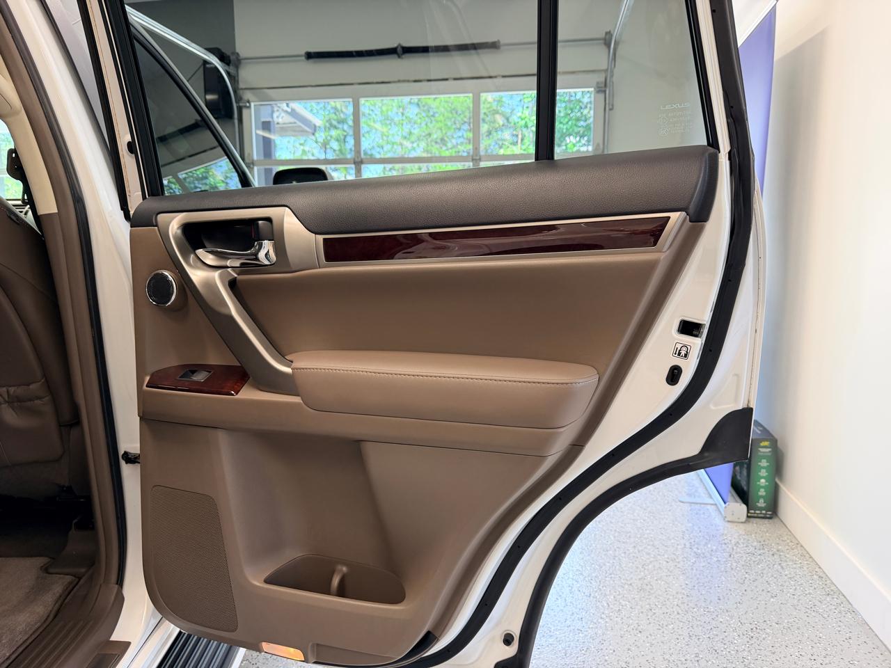 Lexus GX 460 4WD 4dr Luxury 2015