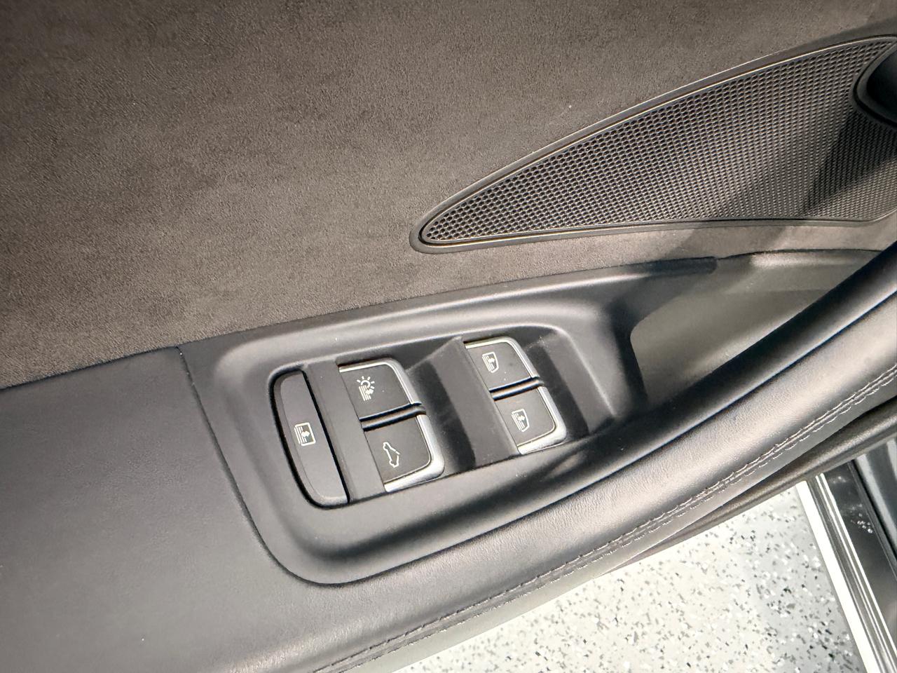 Audi A8 L  2016
