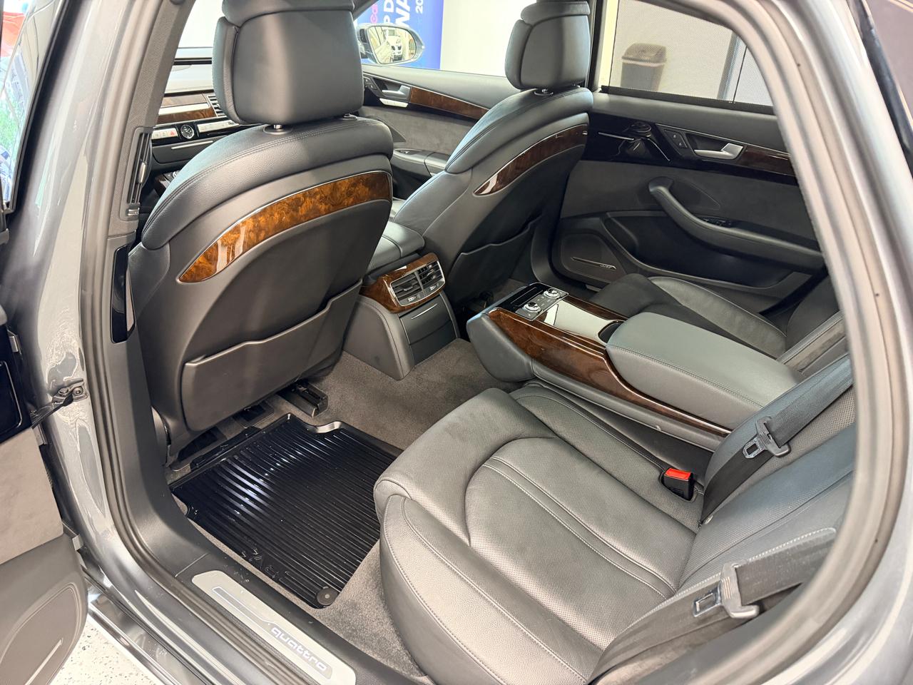 Audi A8 L  2016