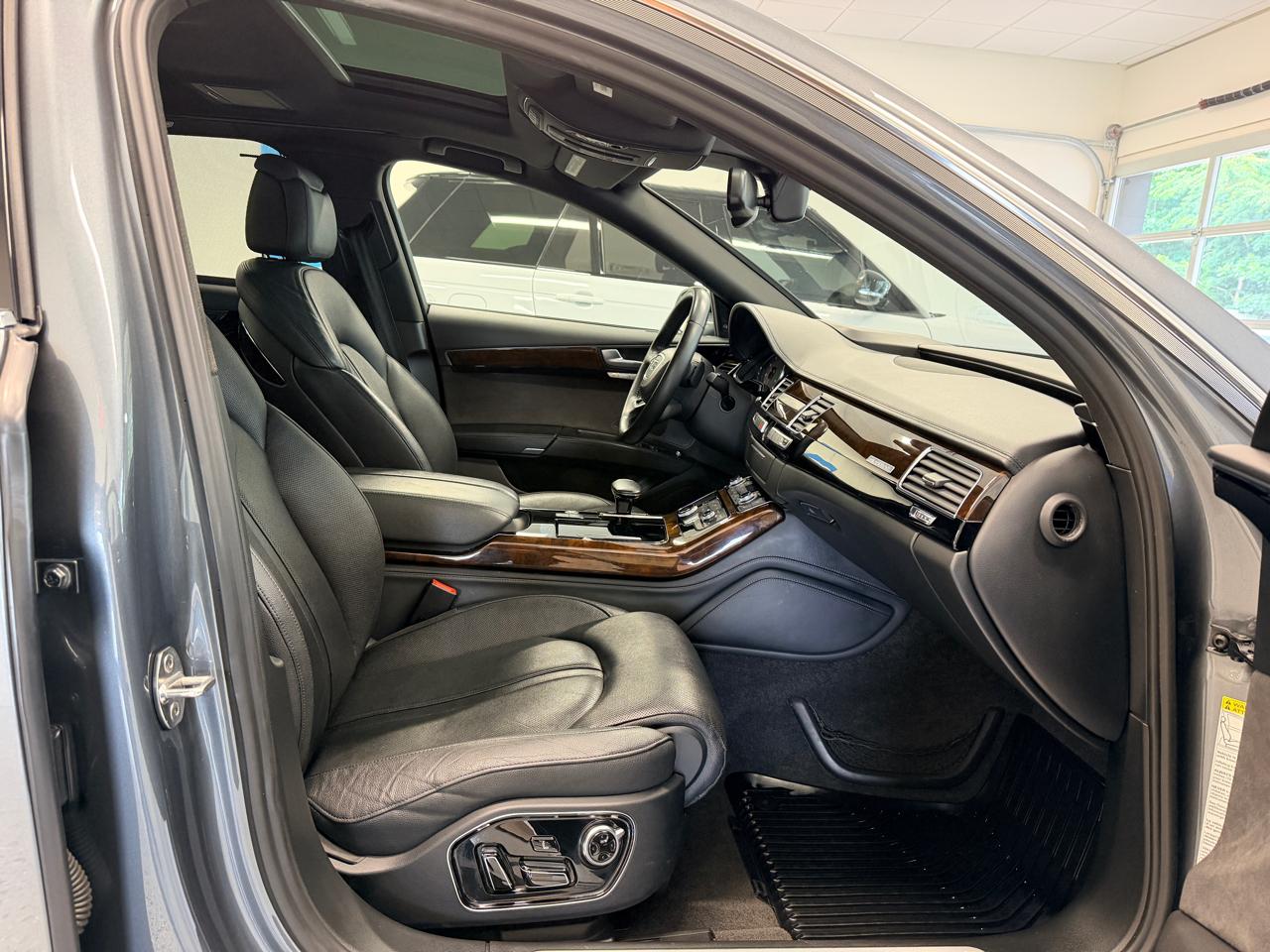 Audi A8 L  2016