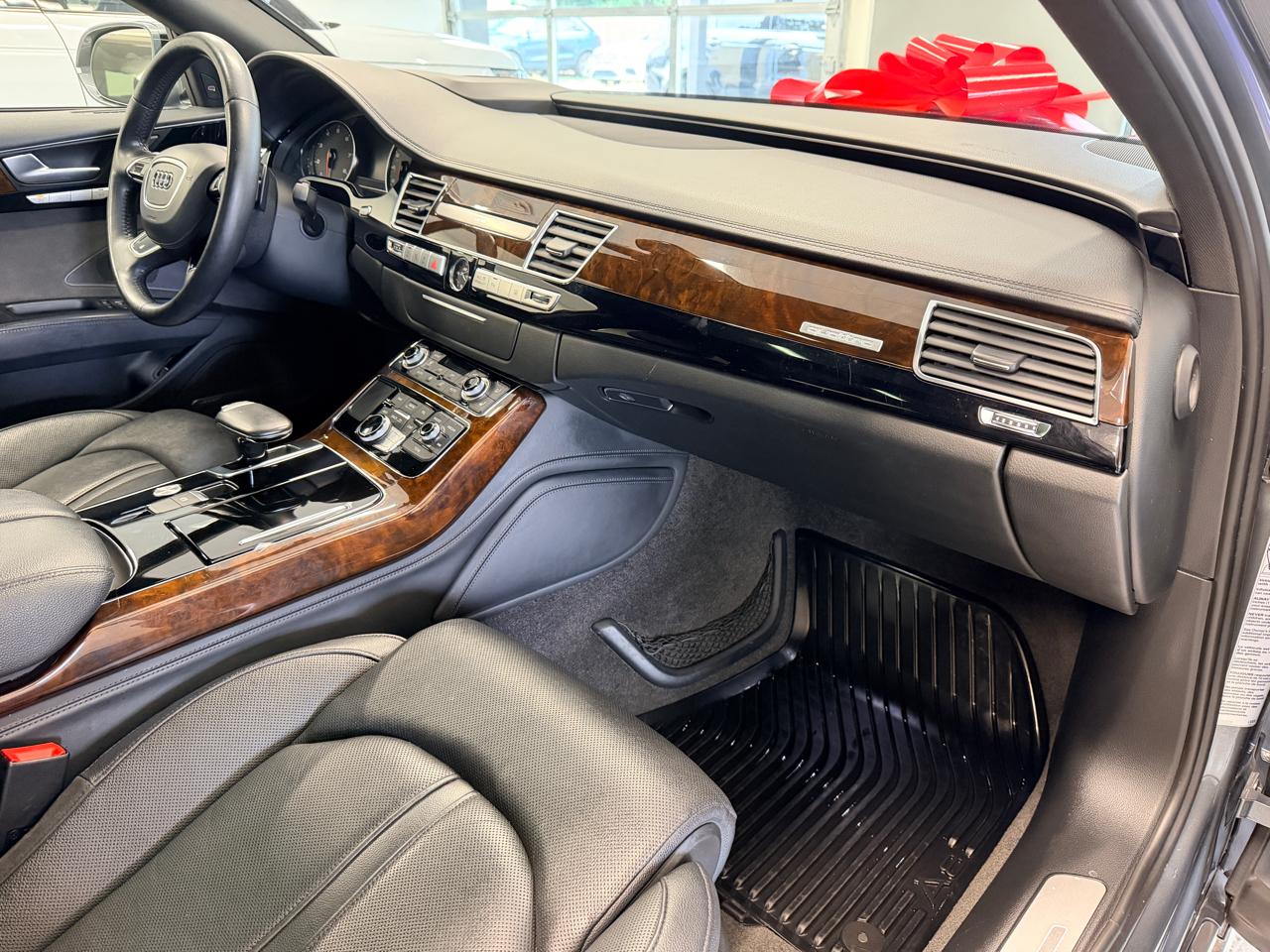 Audi A8 L  2016