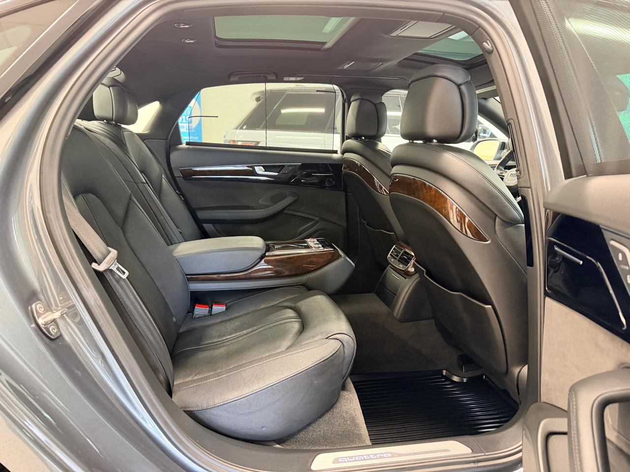 Audi A8 L  2016