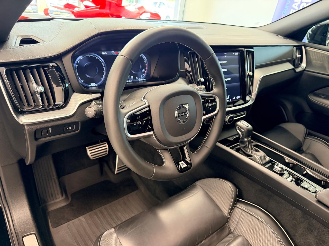Volvo V60 T5 FWD R-Design 2020