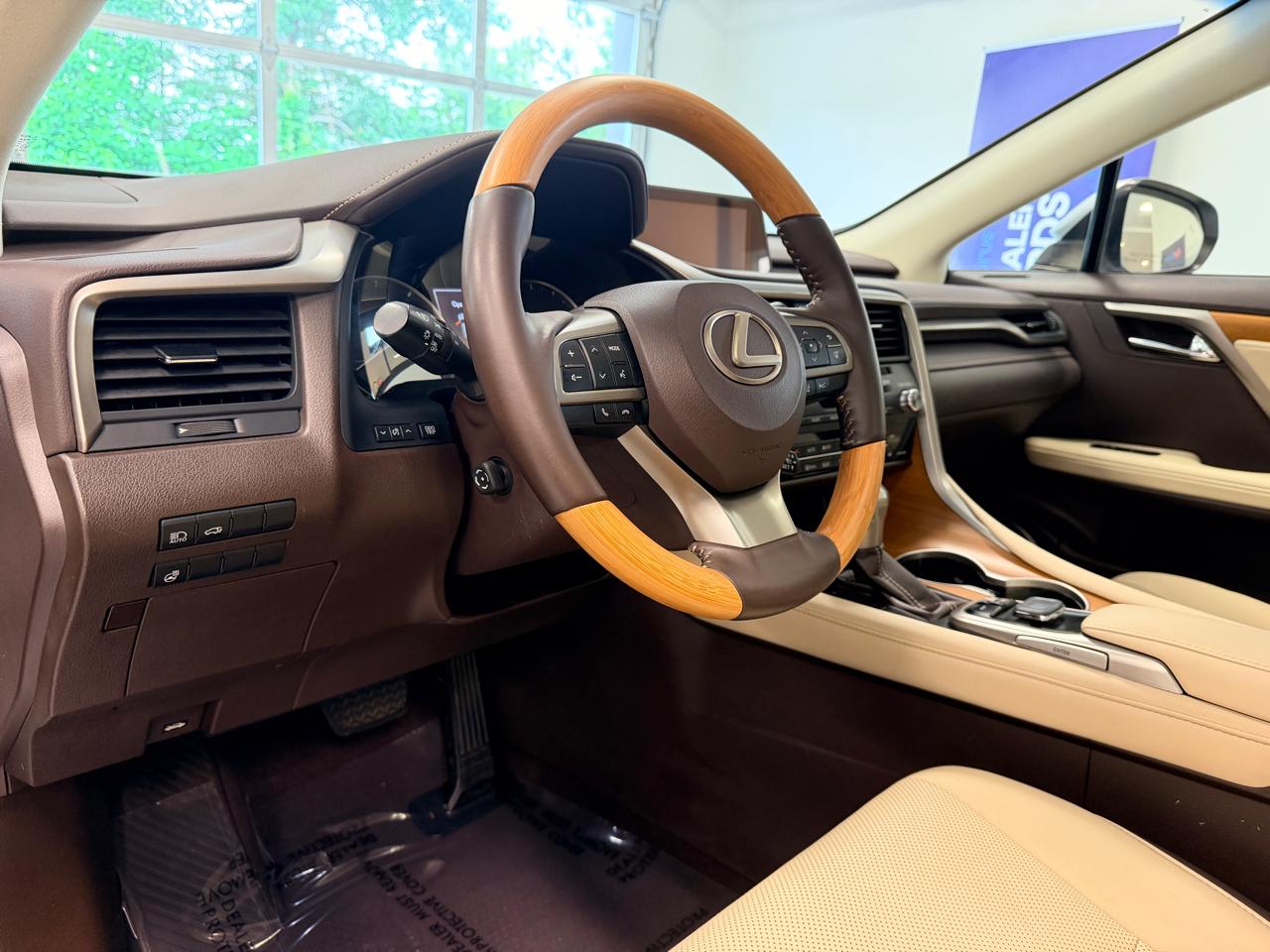 Lexus RX  2019