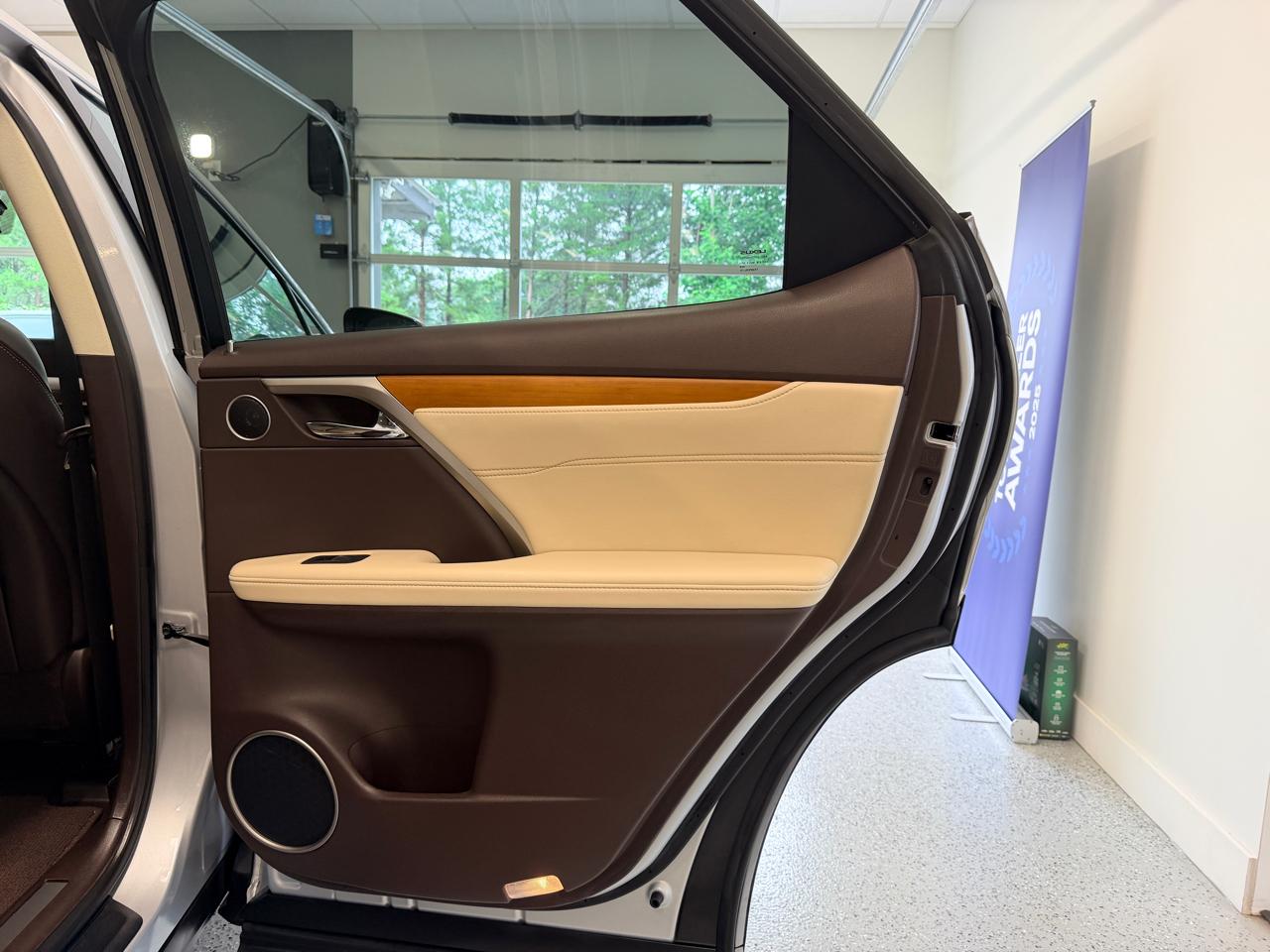 Lexus RX  2019