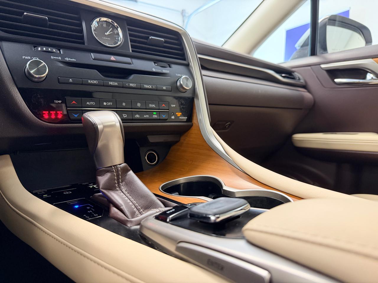 Lexus RX  2019