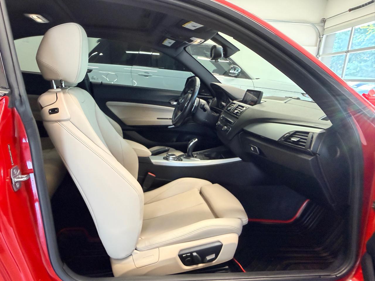BMW 2 Series 2dr Cpe M235i xDrive AWD 2015