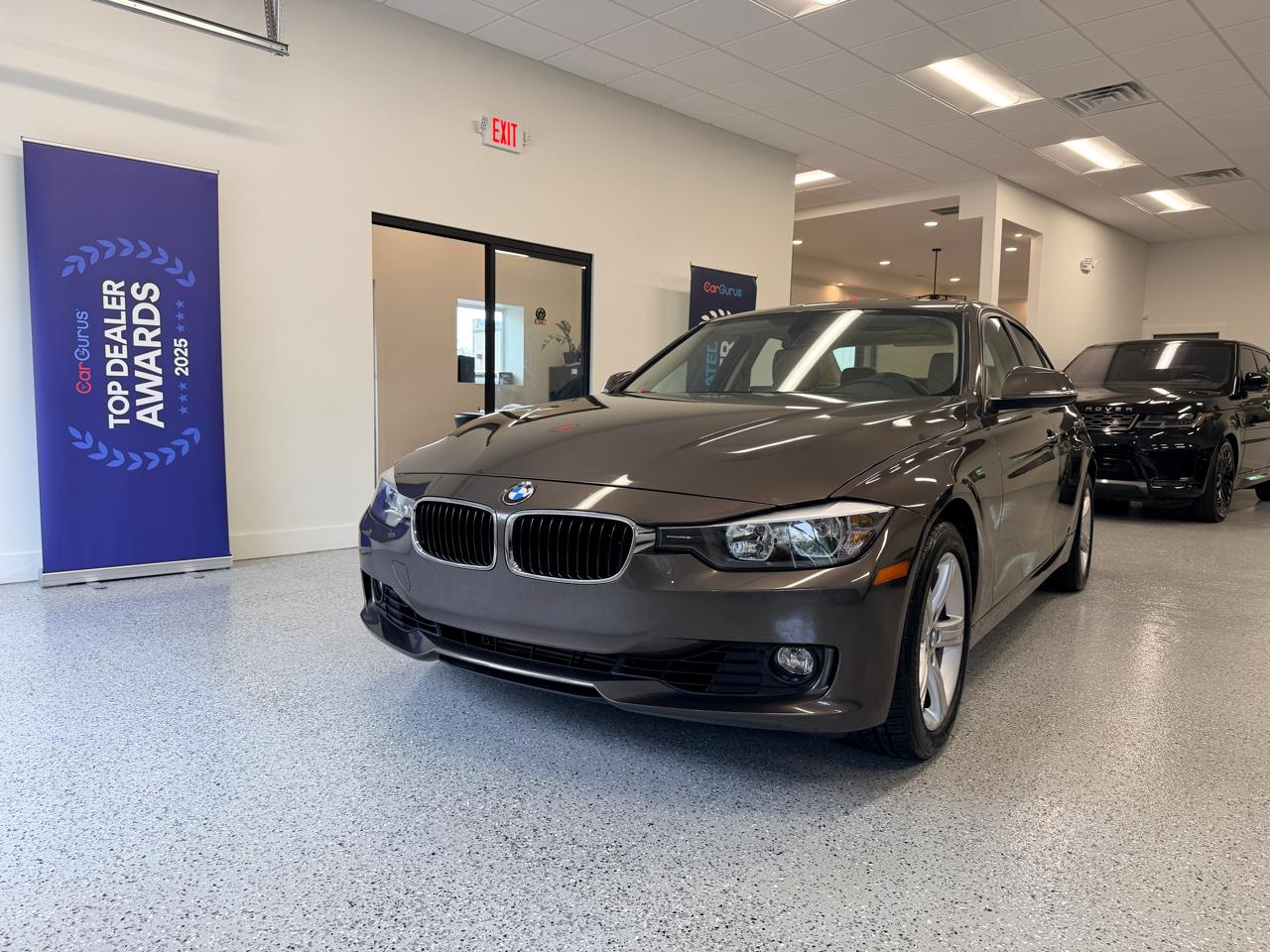 BMW 3 Series 4dr Sdn 328i RWD 2012