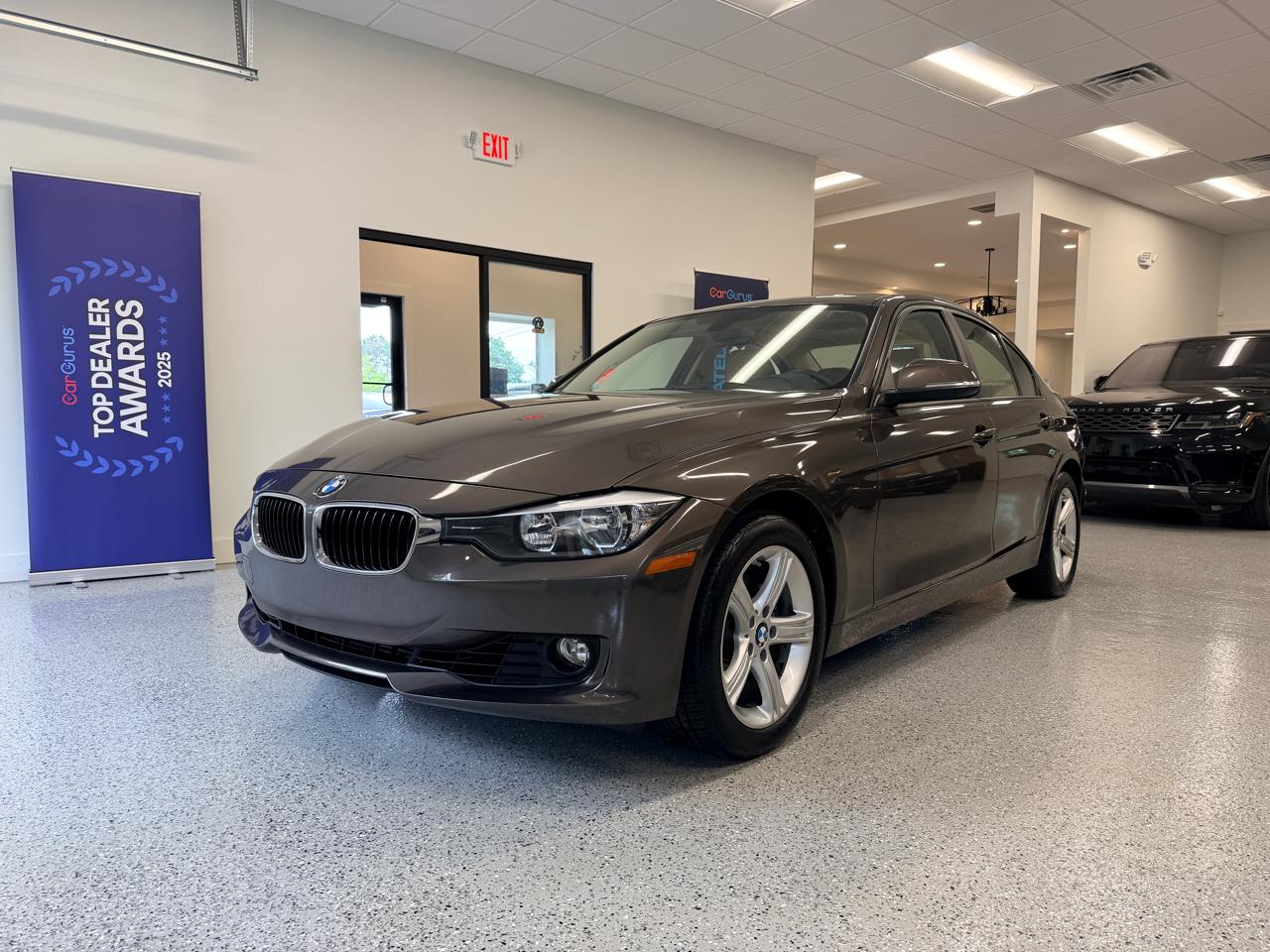 BMW 3 Series 4dr Sdn 328i RWD 2012