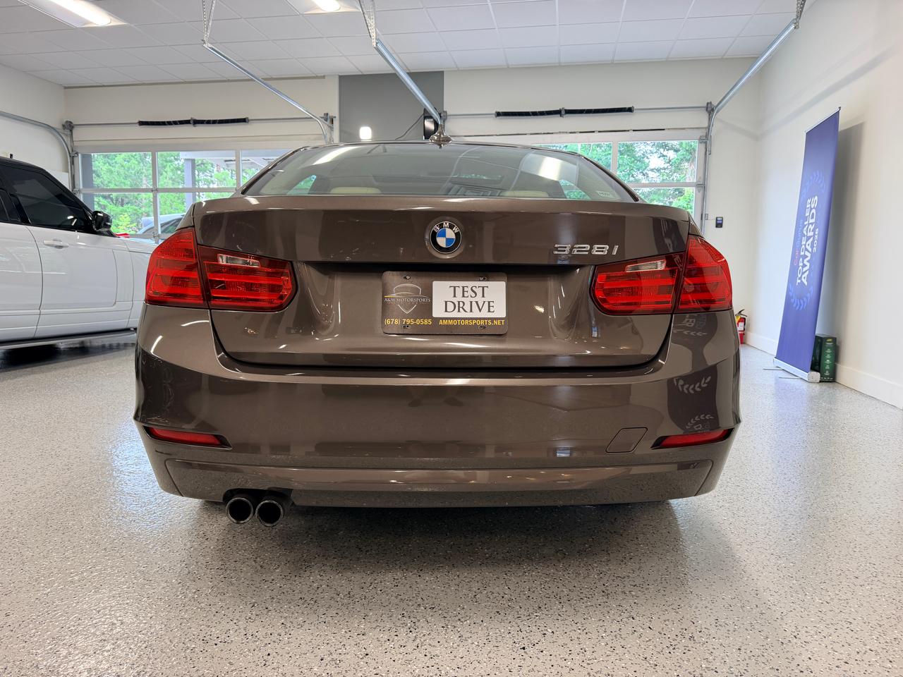 BMW 3 Series 4dr Sdn 328i RWD 2012