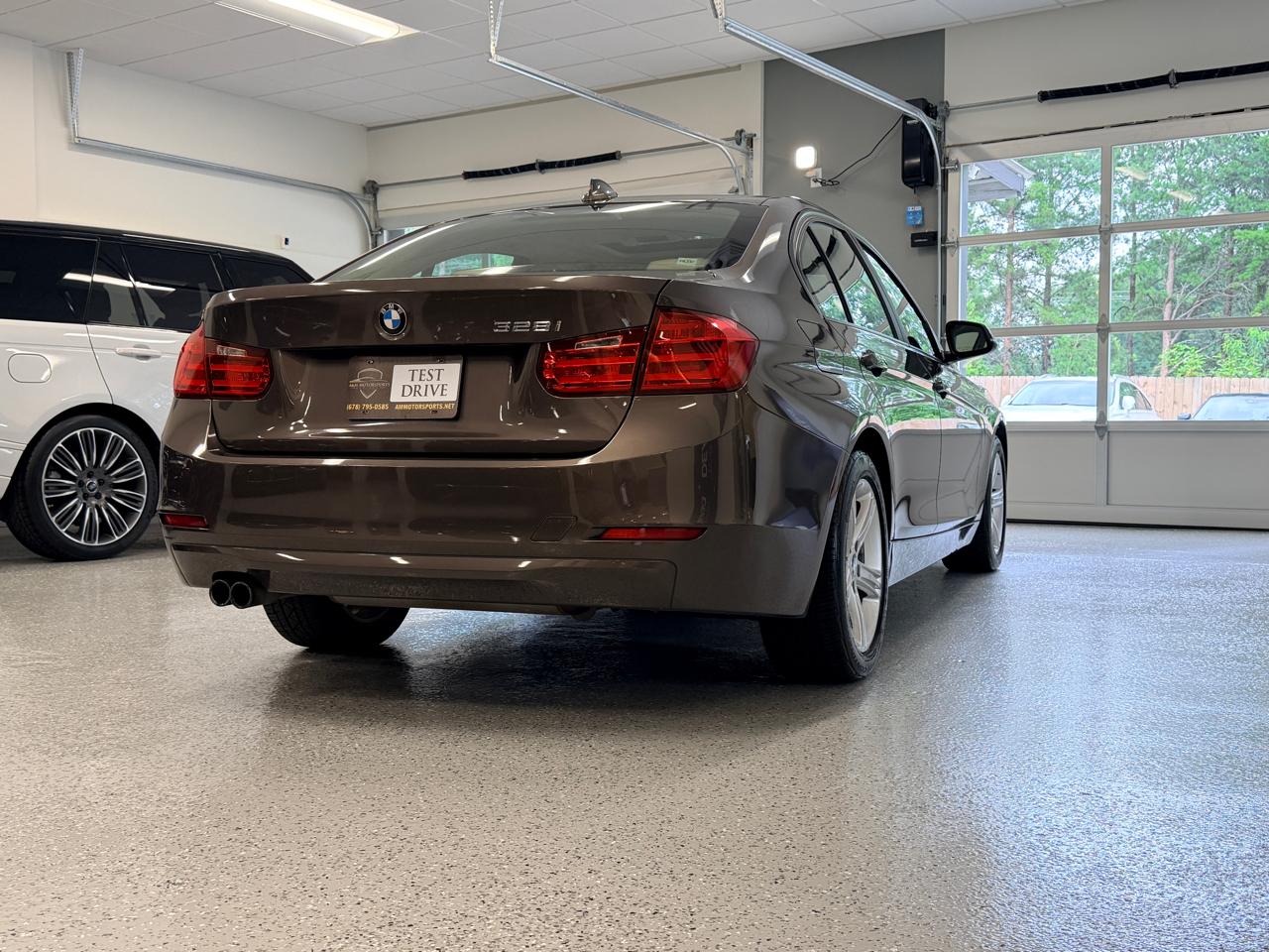 BMW 3 Series 4dr Sdn 328i RWD 2012