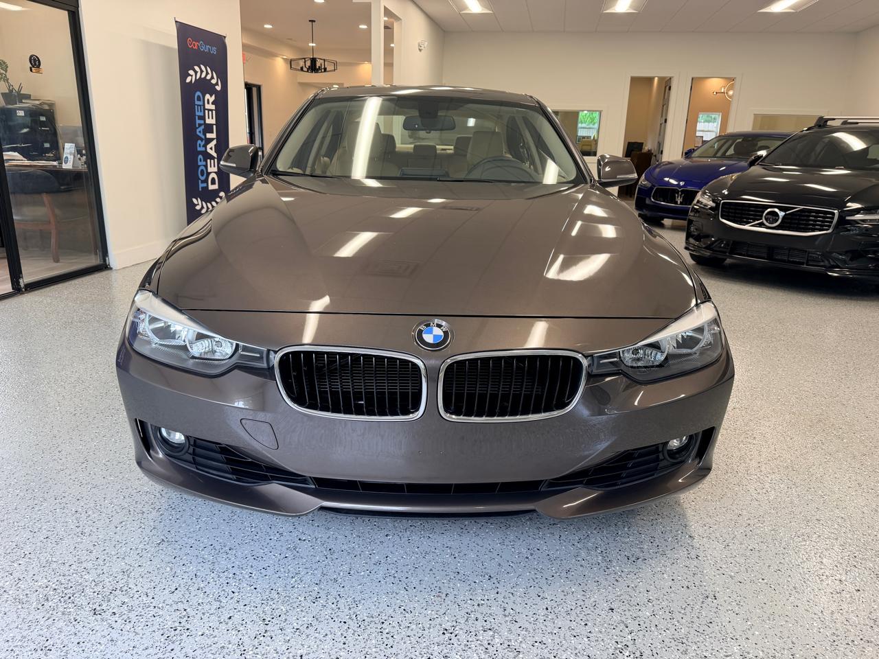 BMW 3 Series 4dr Sdn 328i RWD 2012