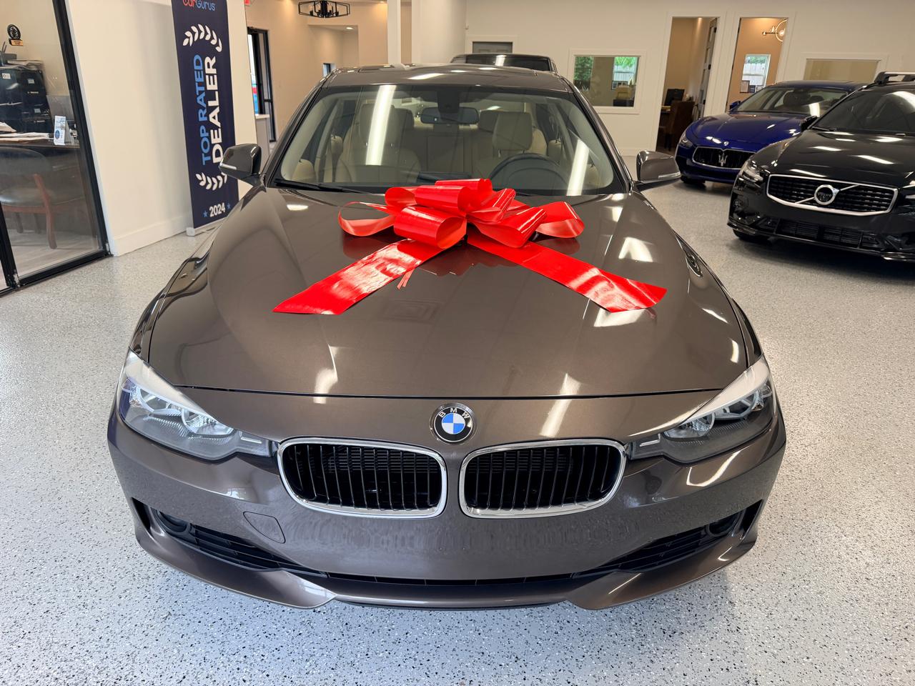 BMW 3 Series 4dr Sdn 328i RWD 2012