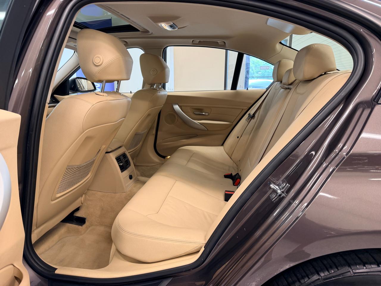 BMW 3 Series 4dr Sdn 328i RWD 2012