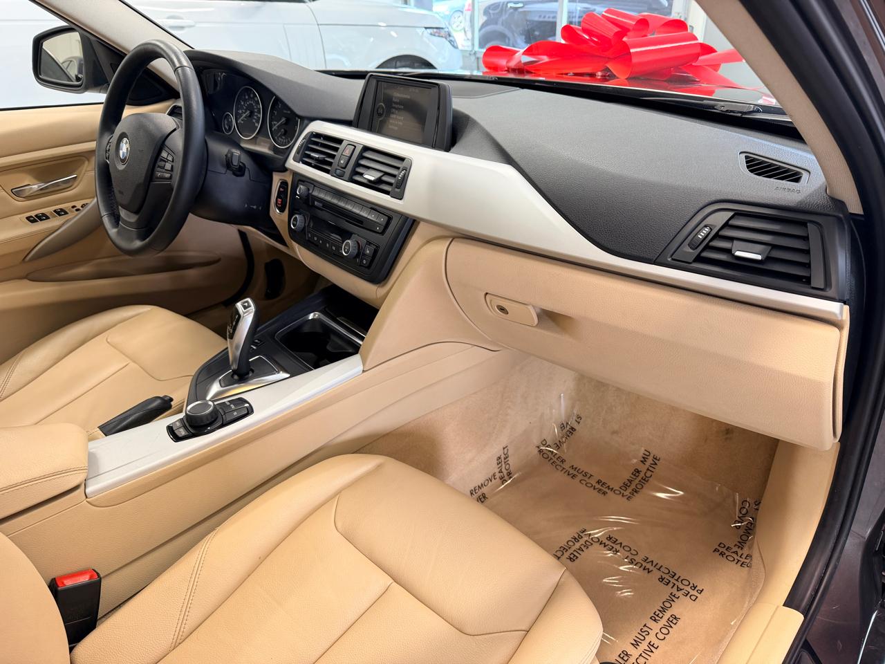 BMW 3 Series 4dr Sdn 328i RWD 2012