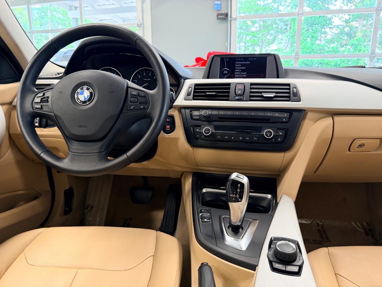 BMW 3 Series 4dr Sdn 328i RWD 2012