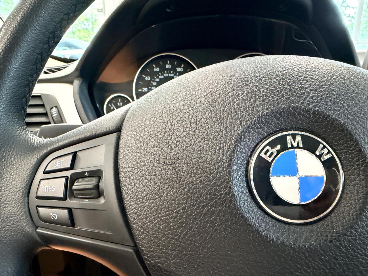 BMW 3 Series 4dr Sdn 328i RWD 2012