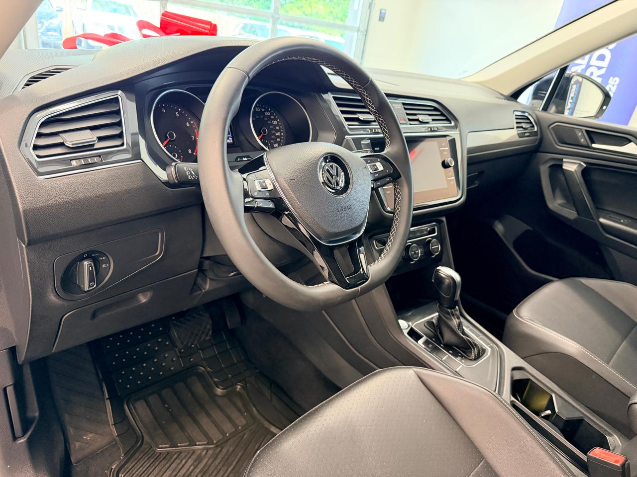 Volkswagen Tiguan 2.0T SE FWD 2021