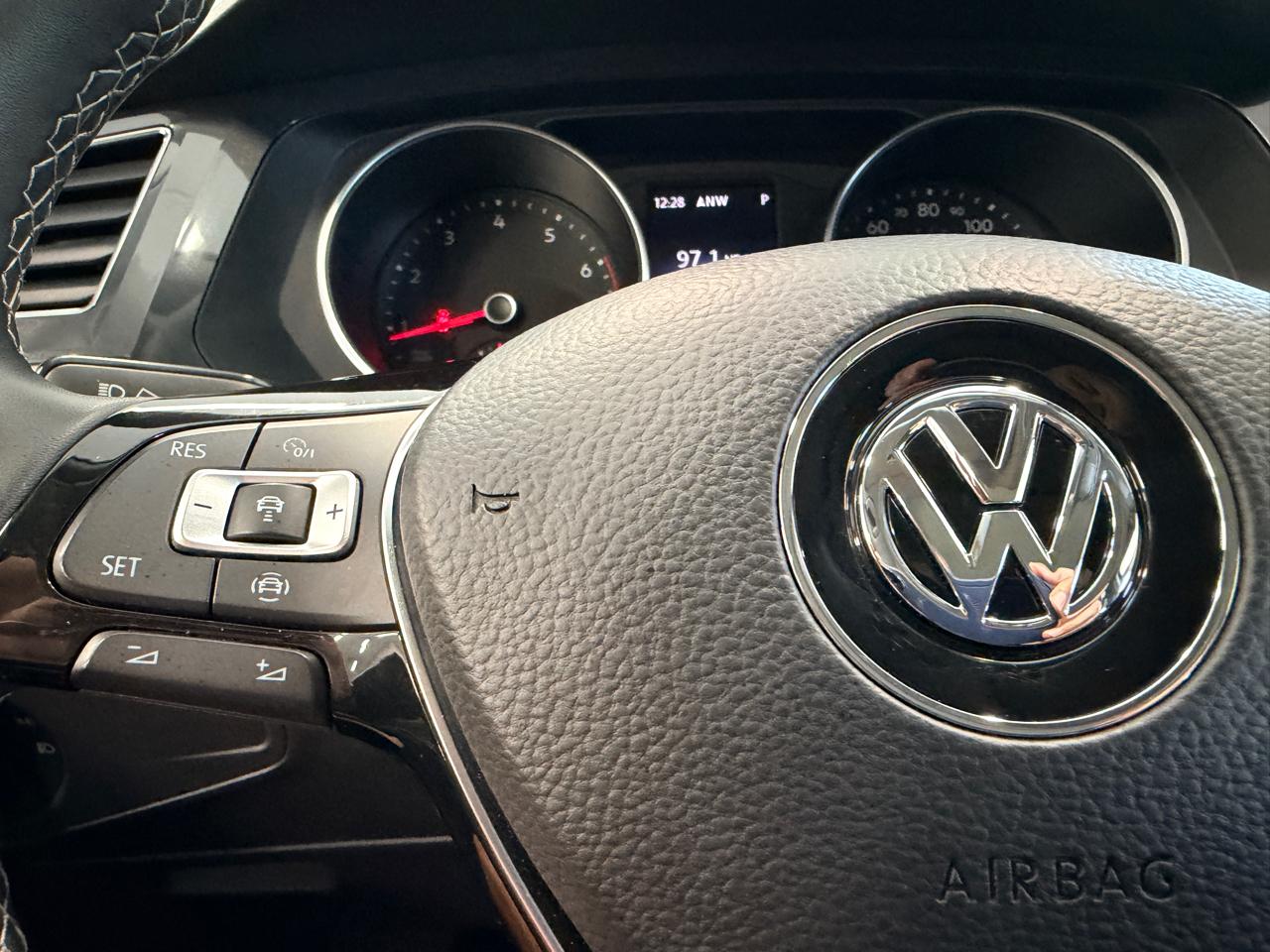 Volkswagen Tiguan 2.0T SE FWD 2021