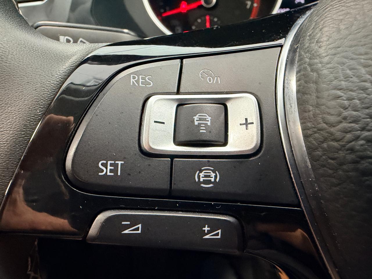 Volkswagen Tiguan 2.0T SE FWD 2021