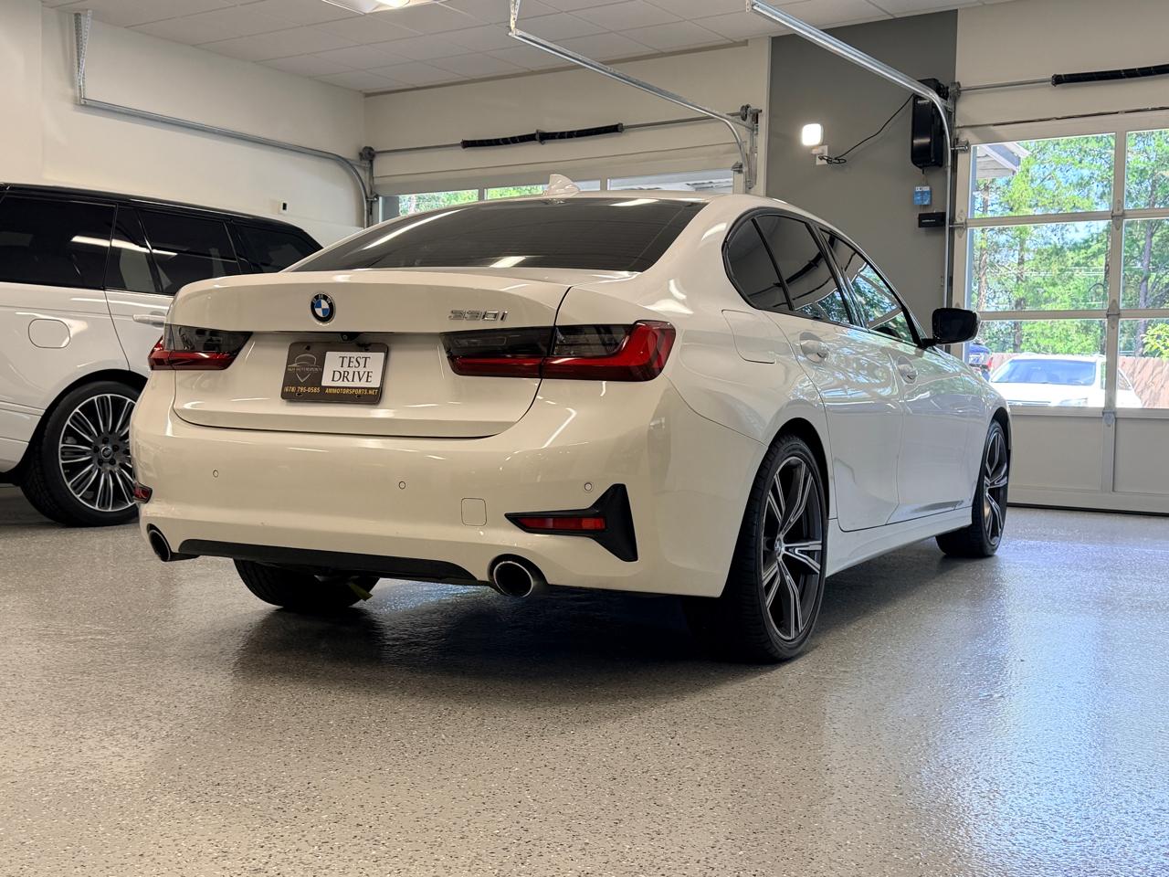 BMW 3 Series  2022