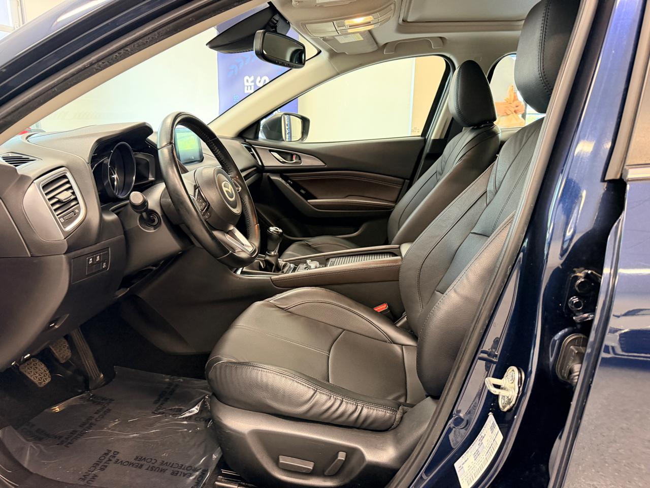 Mazda Mazda3 4-Door Grand Touring Manual 2018