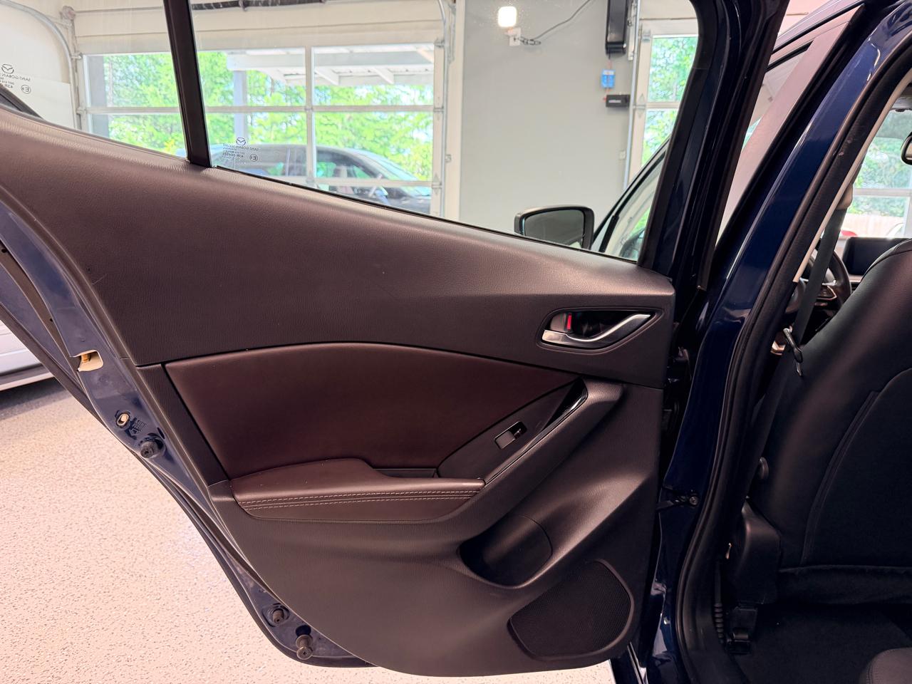 Mazda Mazda3 4-Door Grand Touring Manual 2018