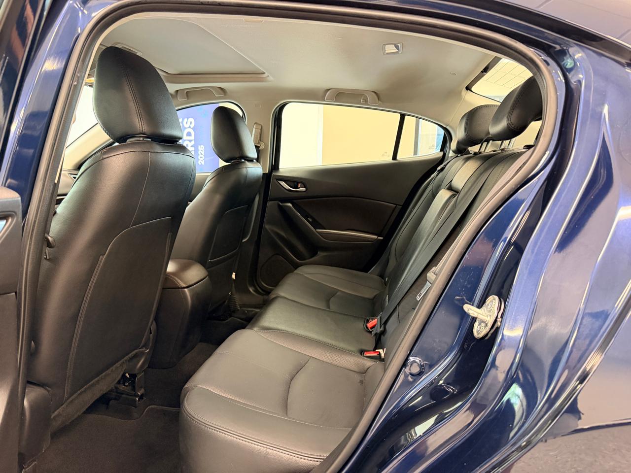 Mazda Mazda3 4-Door Grand Touring Manual 2018