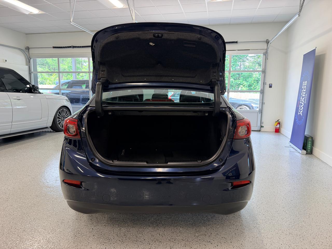Mazda Mazda3 4-Door Grand Touring Manual 2018