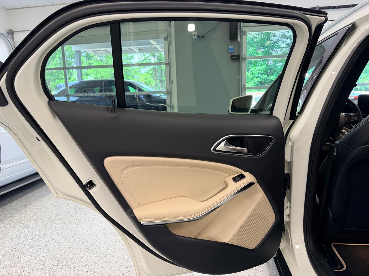Mercedes-Benz GLA GLA 250 4MATIC SUV 2018