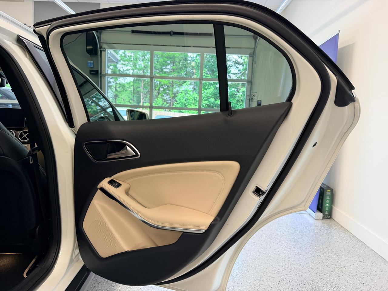 Mercedes-Benz GLA GLA 250 4MATIC SUV 2018