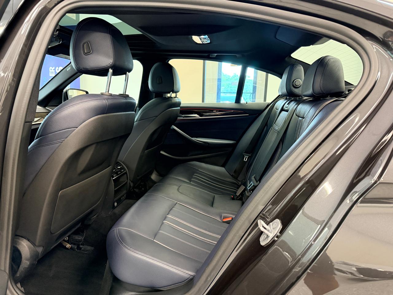 BMW 5 Series  2020
