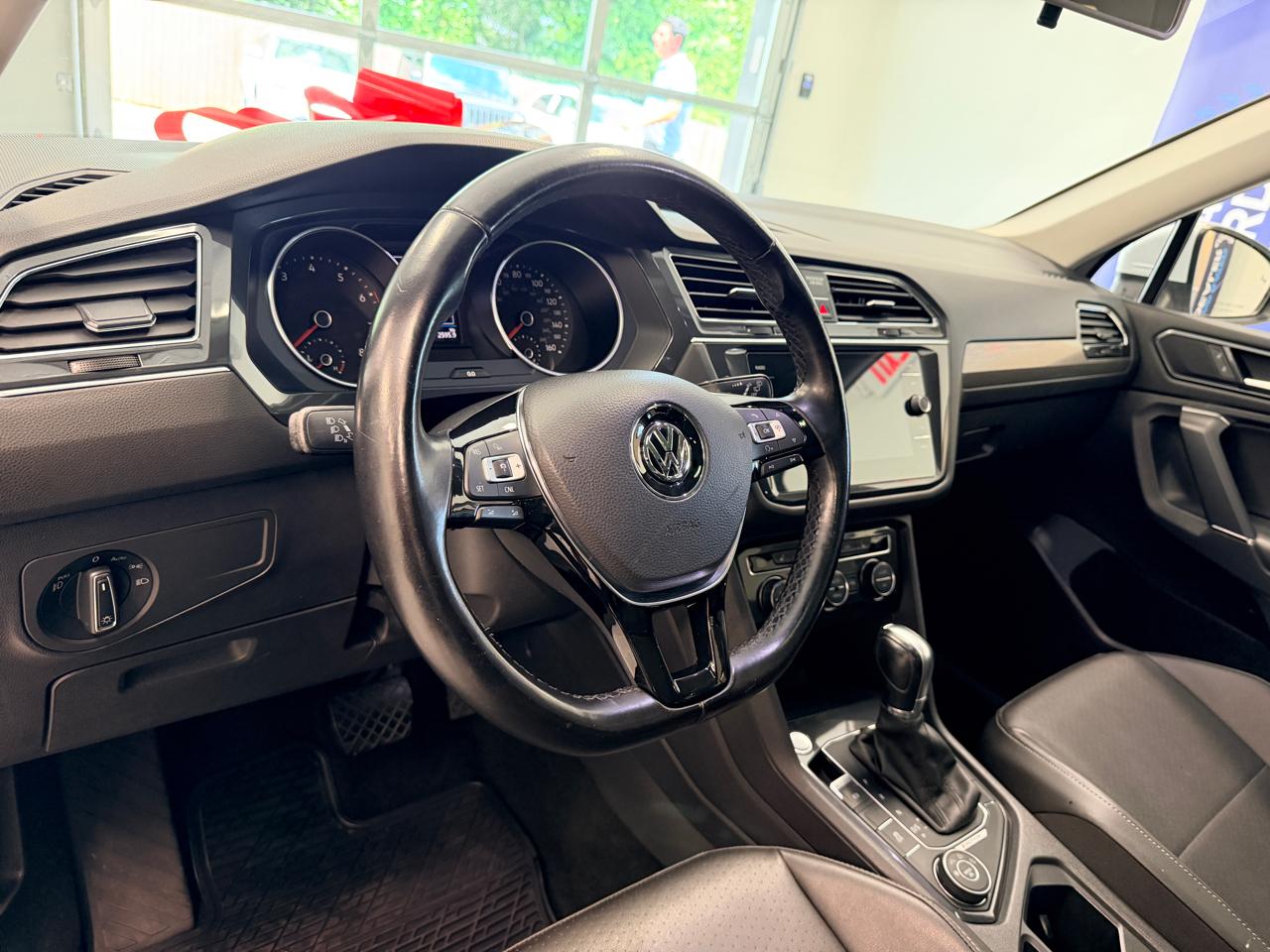 Volkswagen Tiguan 2.0T SEL 4MOTION 2018
