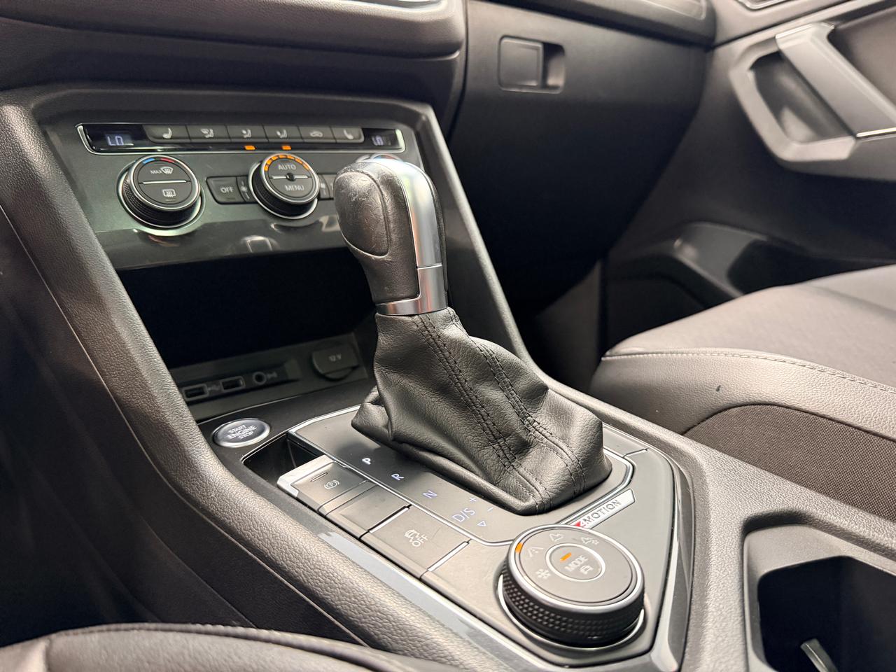 Volkswagen Tiguan 2.0T SEL 4MOTION 2018