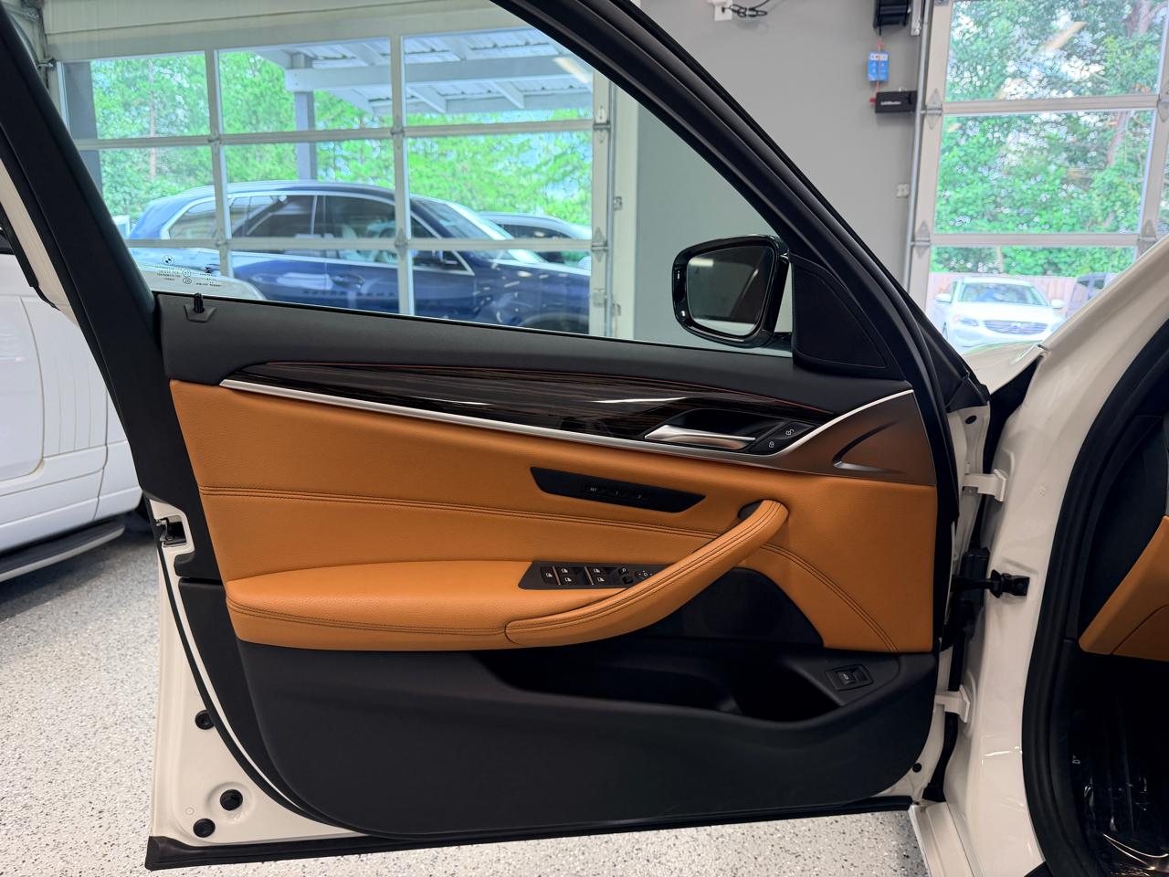 BMW 5 Series  2019
