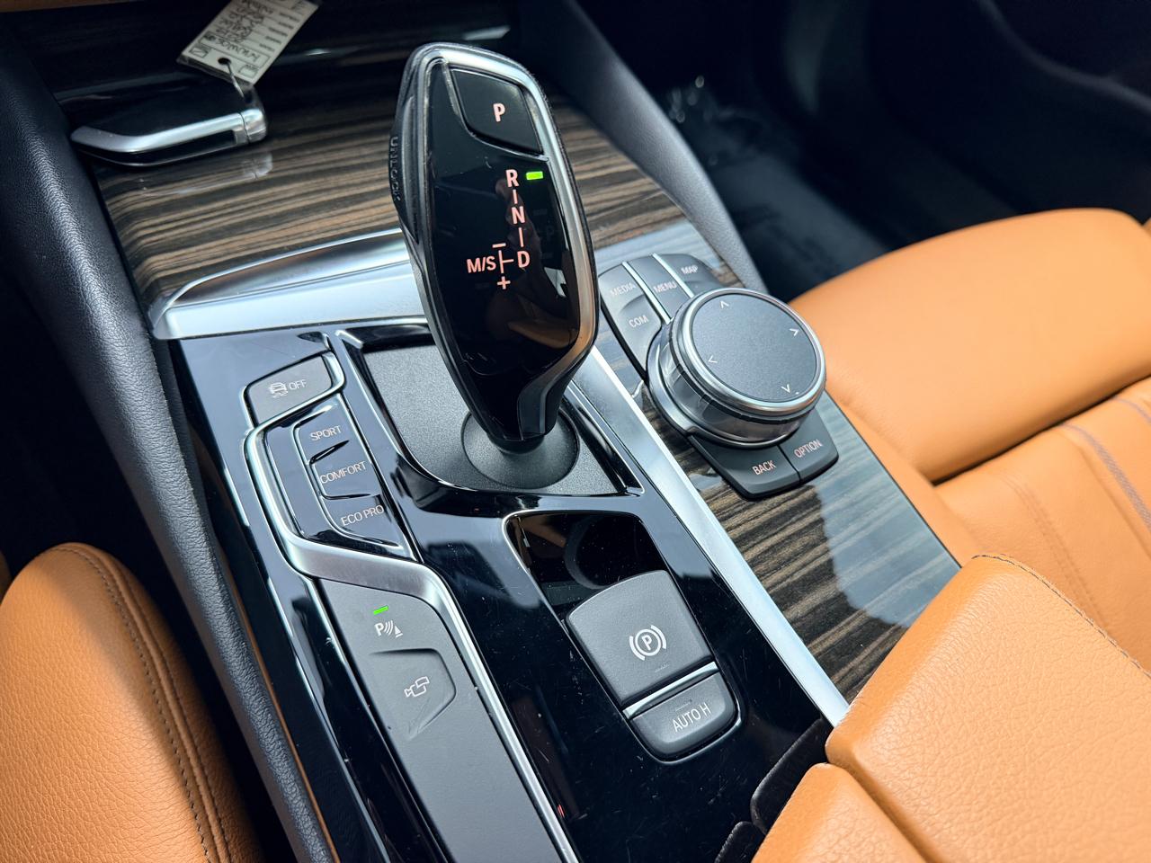 BMW 5 Series  2019