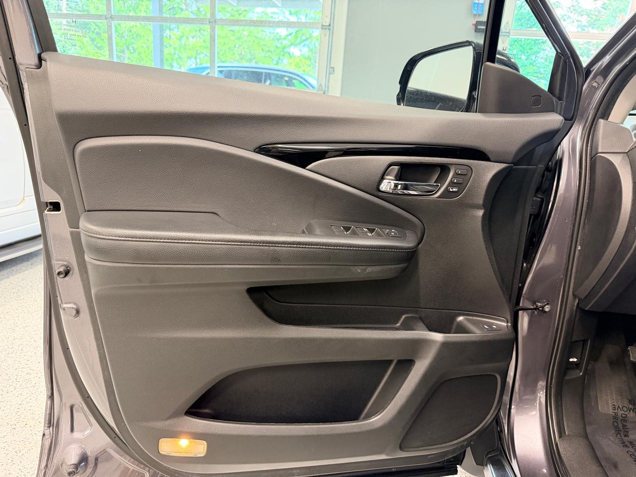 Honda Pilot Touring 7-Passenger 2WD 2019