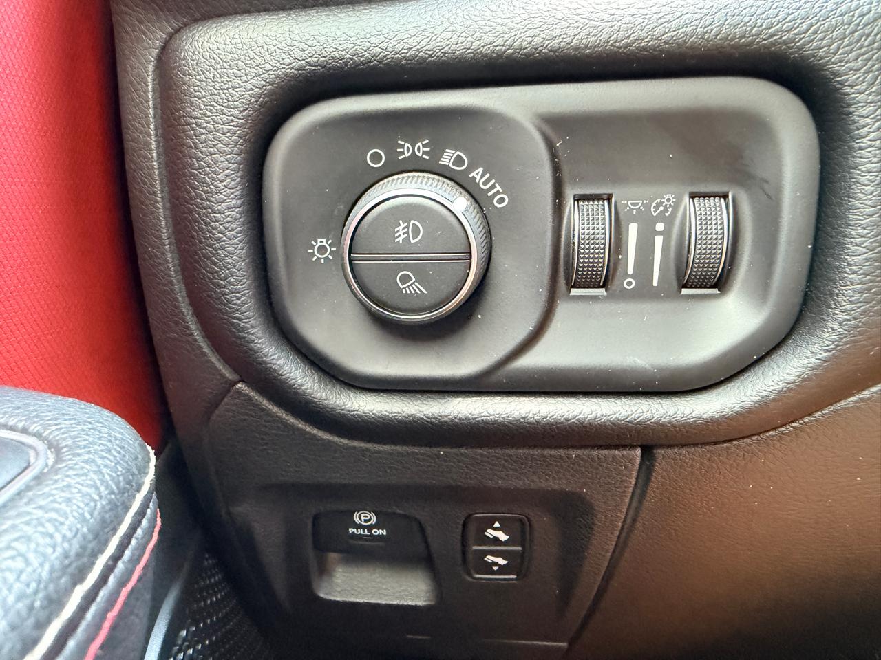 RAM 1500 Rebel 4x2 Crew Cab 5'7" Box 2019