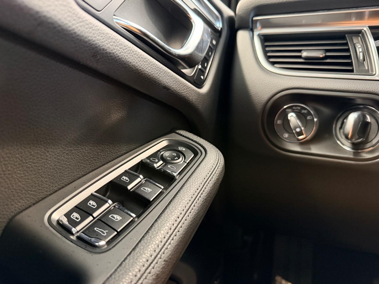 Porsche Macan AWD 4dr S 2015