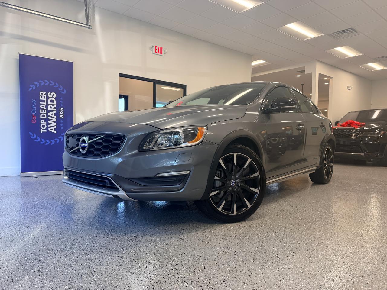 Volvo S60 Cross Country 4dr Sdn T5 Platinum 2016