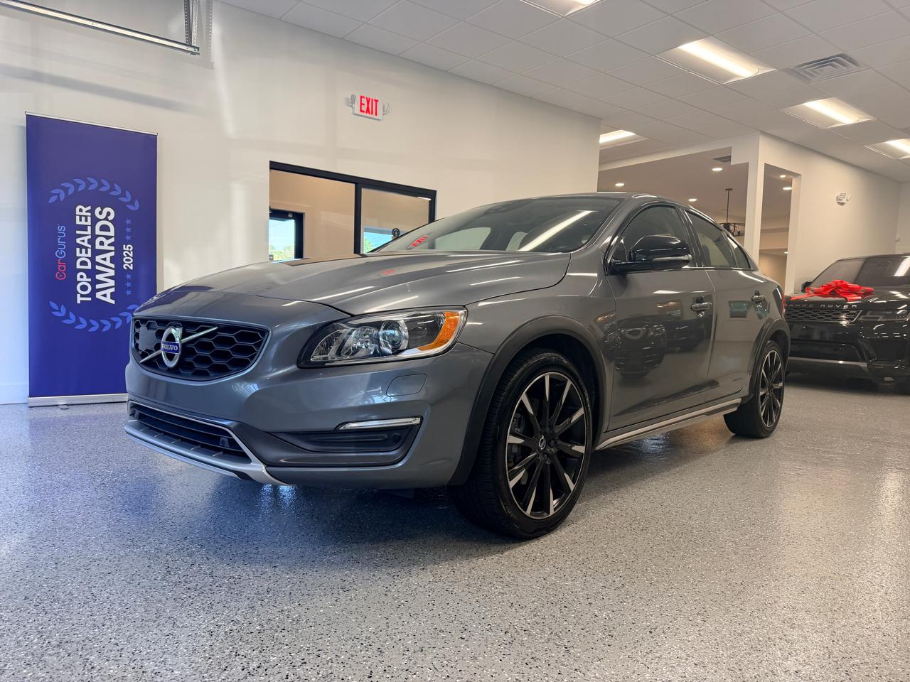 Volvo S60 Cross Country 4dr Sdn T5 Platinum 2016
